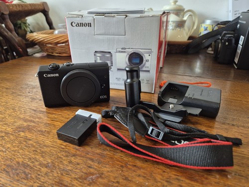 Canon eos m200 1mp - canon,