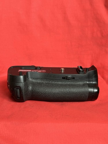 Nikon d17 battery grip - nikon,