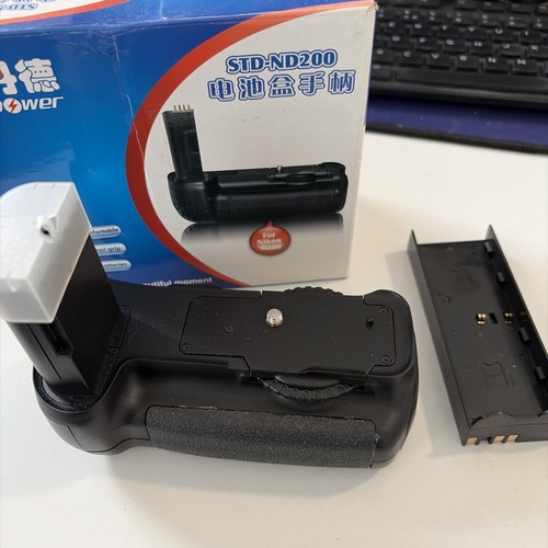 Battery grip for nikon - grip,
