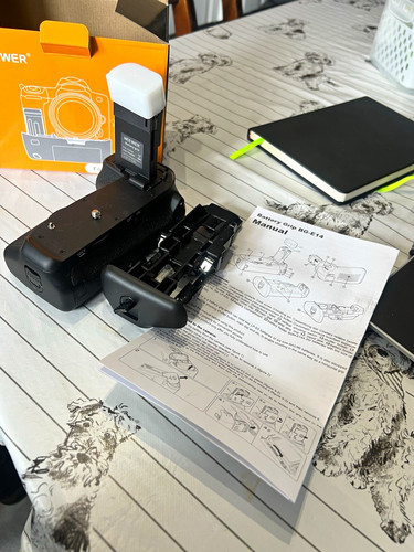 Neewer e14 battery grip - bg-e14,