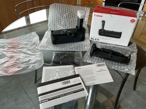 Canon e11 battery grip - bg-e11,