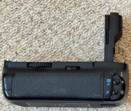 Near mint canon battery - battery, grip