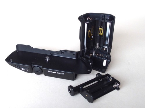 Nikon battery grip - mb-21,